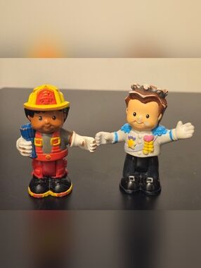 Fisher-Price Little People Bendable Figures Firefighter Michael and King Ethan